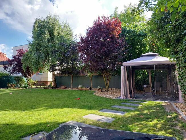 dom położony w cichej i spokojnej okolicy