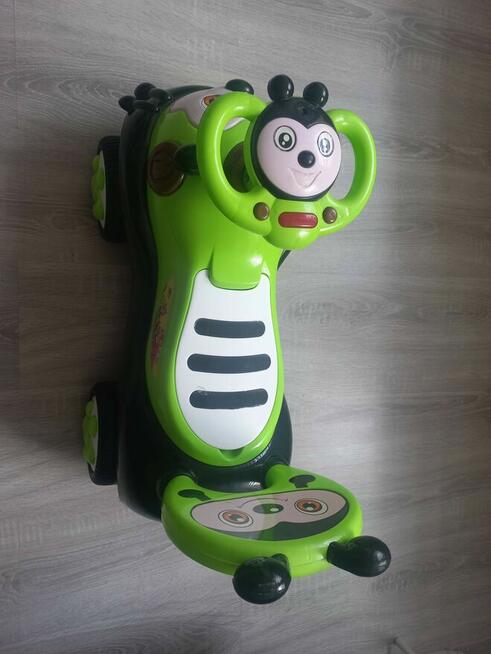 Pojazd pszczółka zielona dla dzieci