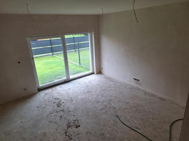 Nowa inwestycja szeregowa na Wawrze Stan developerski