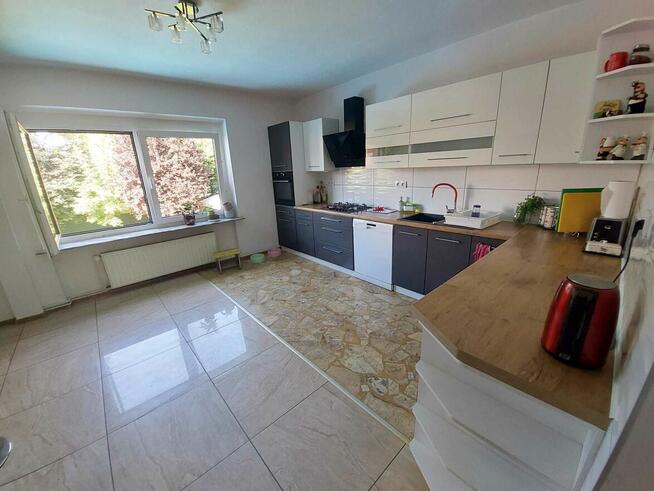 dom położony w cichej i spokojnej okolicy