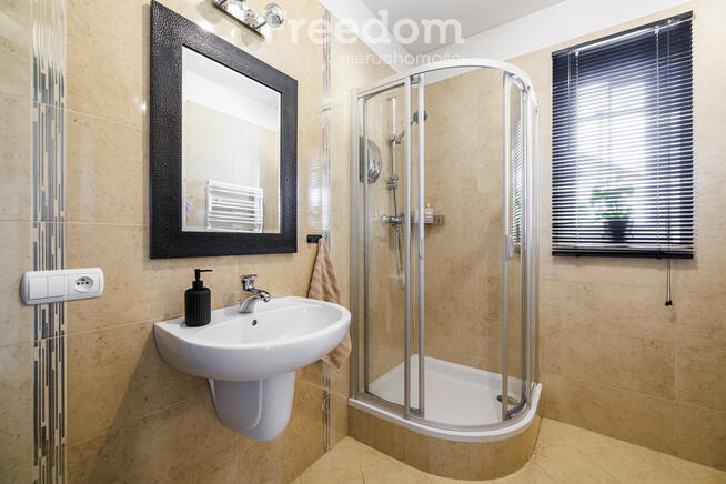 Dom wolnostojący 285 m², działka 1666 m² | Banino