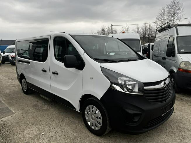 Opel Vivaro l2h1 9 osobowy