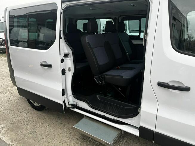 Opel Vivaro l2h1 9 osobowy