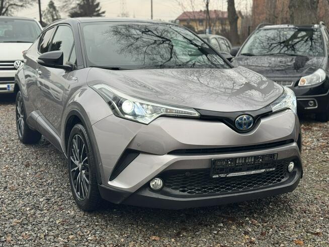 Toyota C-HR 1,8i benzyna hybryda executive