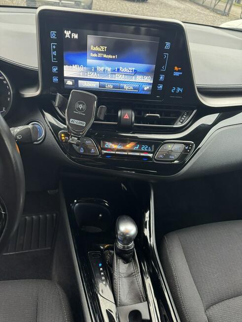 Toyota C-HR 1,8i benzyna hybryda executive