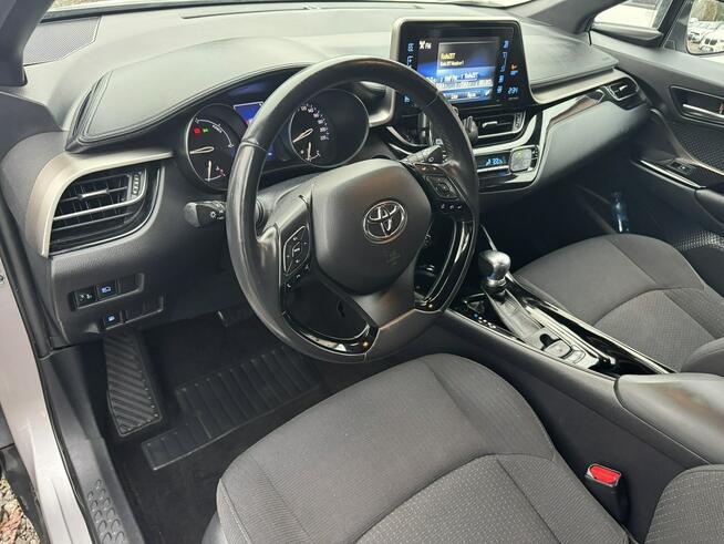 Toyota C-HR 1,8i benzyna hybryda executive