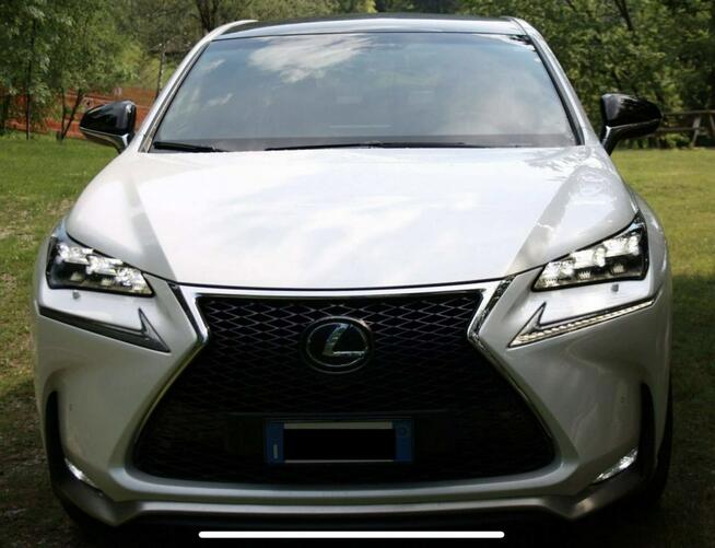 Lexus NX 300h Hybrid 4WD F sport skóra Ful LED