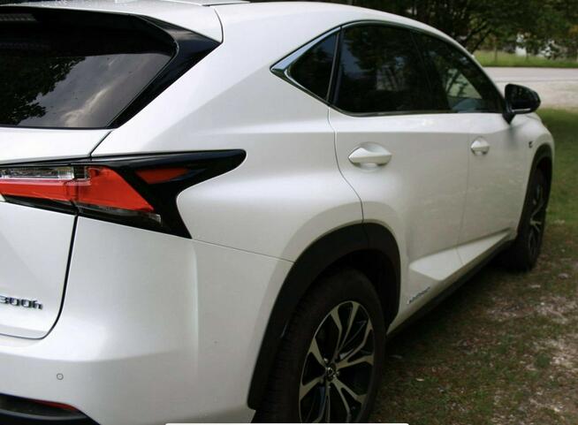 Lexus NX 300h Hybrid 4WD F sport skóra Ful LED