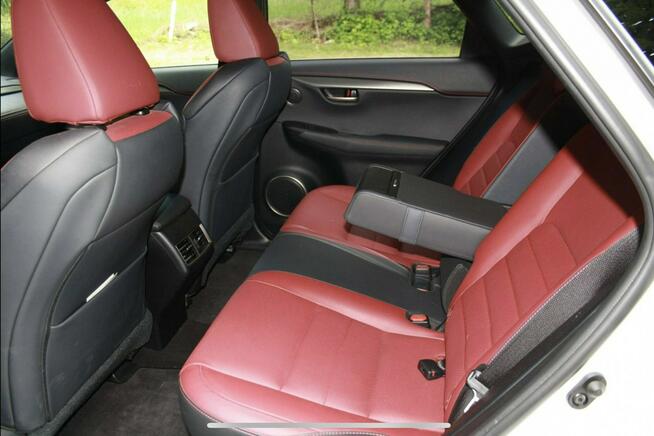 Lexus NX 300h Hybrid 4WD F sport skóra Ful LED