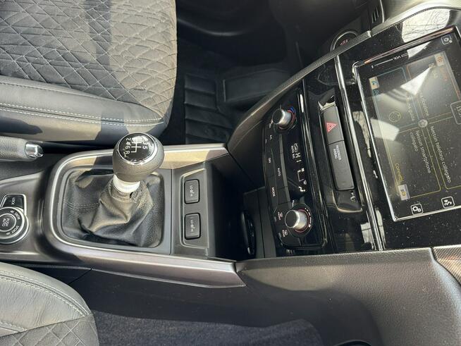 Suzuki Vitara 1,4 hybryda 4X4. allgrip skora radar kamera LED