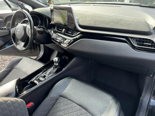 Toyota C-HR 1,8 selection skóra full LED hybryda m