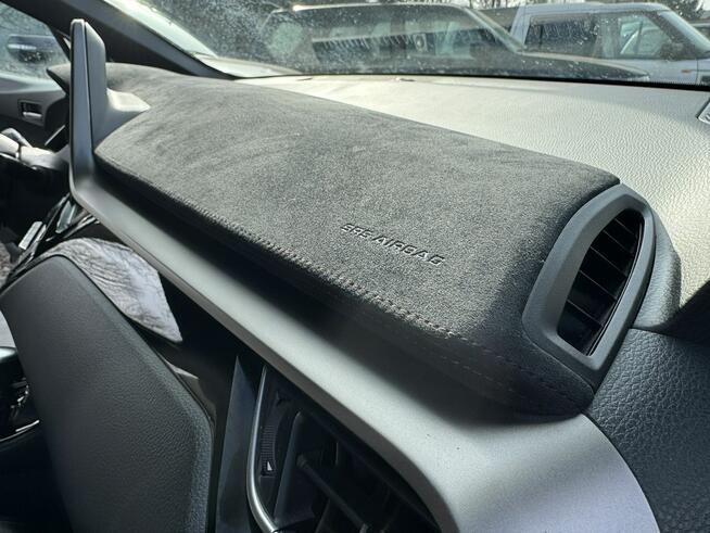 Toyota C-HR 1,8 selection skóra full LED hybryda m