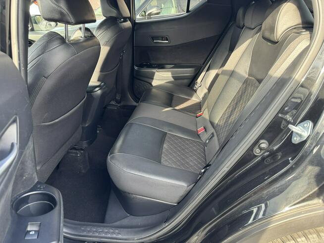 Toyota C-HR 1,8 selection skóra full LED hybryda m