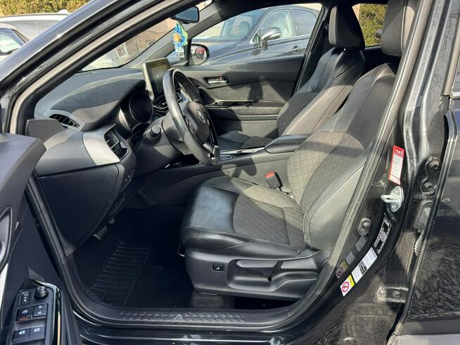 Toyota C-HR 1,8 selection skóra full LED hybryda m
