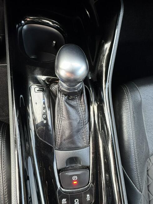 Toyota C-HR 1,8 selection skóra full LED hybryda m