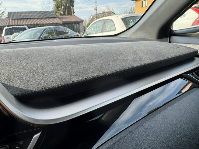 Toyota C-HR 1,8 selection skóra full LED hybryda m