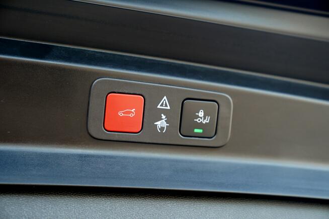 Peugeot 5008 GT kamery Skora Nawi blis panorama masaze ACC sam parkuje 7 osob MAX