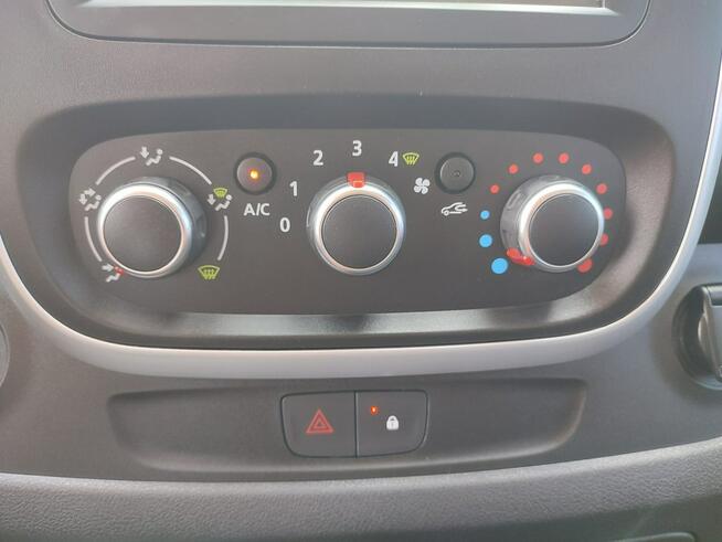 Renault Trafic 9osób fv23 automat 2.0