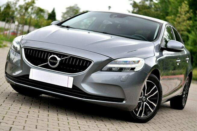 Volvo V40 2,0 D2 Automat Lift Full Led Panorama Navi Półskóra_Full Opcja