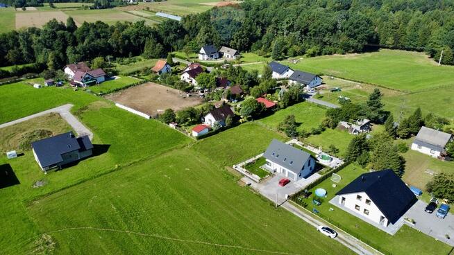Widok na góry, Spokojna okolica
