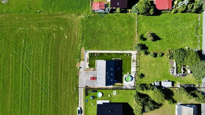 Widok na góry, Spokojna okolica
