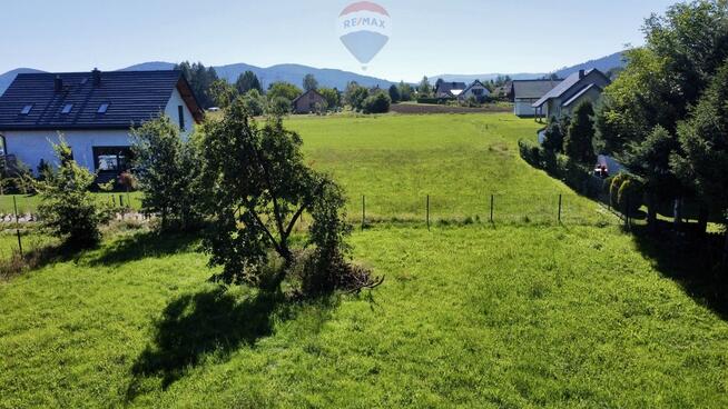 Widok na góry, Spokojna okolica