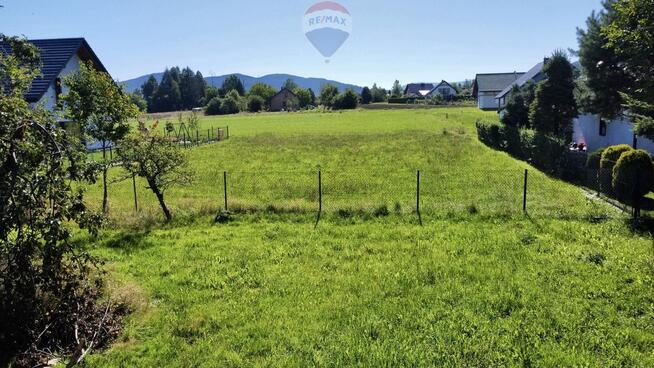 Widok na góry, Spokojna okolica