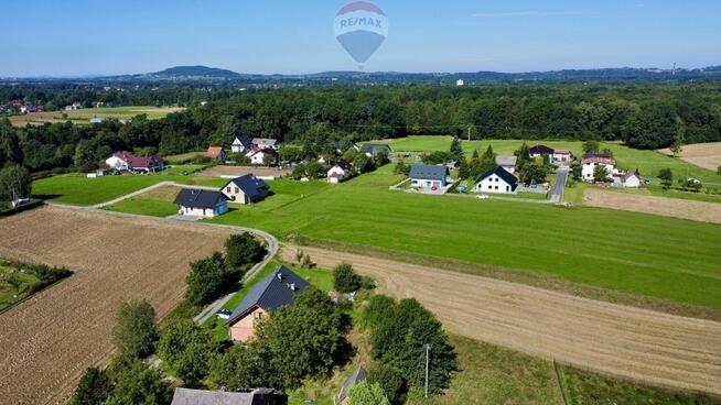 Widok na góry, Spokojna okolica