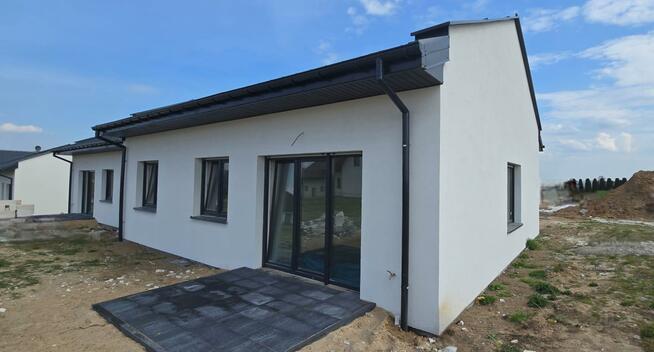 Dom Wola Podłężna gm. Kramsk, Aroniowa