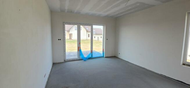 Dom Wola Podłężna gm. Kramsk, Aroniowa