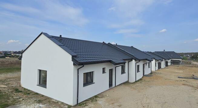 Dom Wola Podłężna gm. Kramsk, Aroniowa