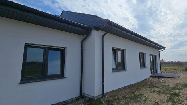 Dom Wola Podłężna gm. Kramsk, Aroniowa