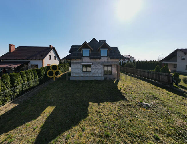 Dom Krzywiń, Osiedle Młodych