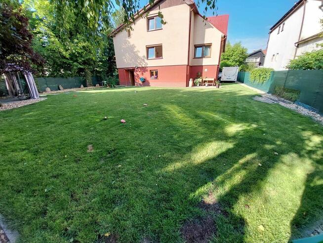 dom położony w cichej i spokojnej okolicy