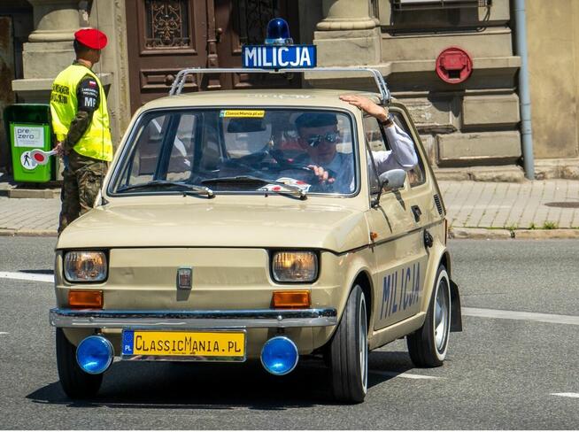 Auto do ślubu Wołga Fiat 126p zabytkowe prl radiowóz milicja