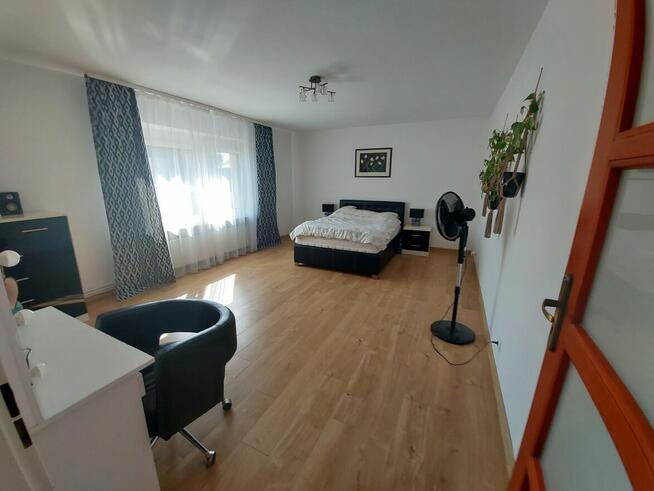 dom położony w cichej i spokojnej okolicy