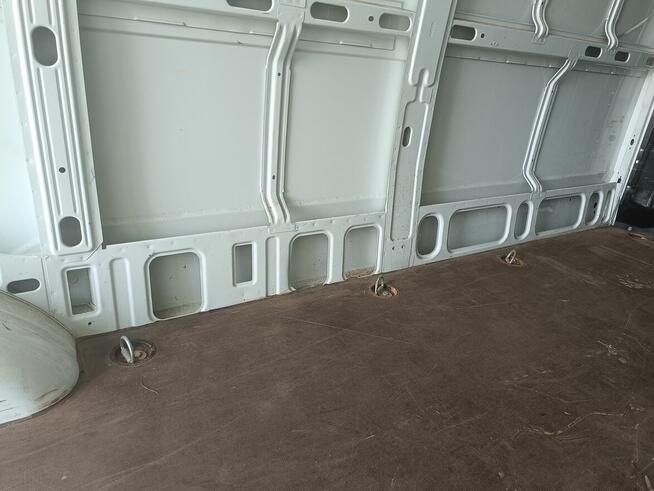 IVECO Furgon. Pierwszy właściciel.