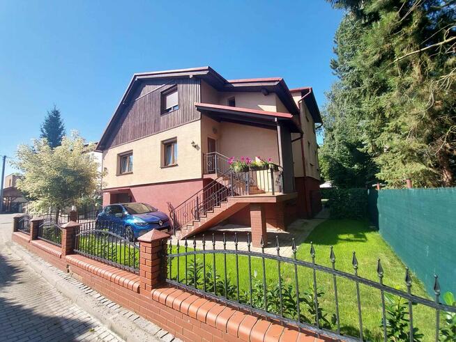 dom położony w cichej i spokojnej okolicy