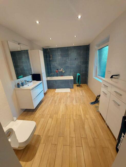 dom położony w cichej i spokojnej okolicy