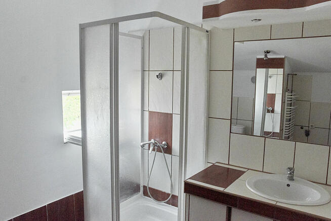 Dom nowoczesny w cichej okolicy