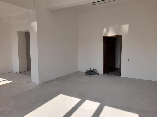 wynajmę piękne biuro z meblami oraz magazyn Milanolwek