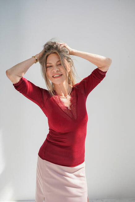 Modelka 60+ nawiąże  wspólpracę  z Producentami Odzieży