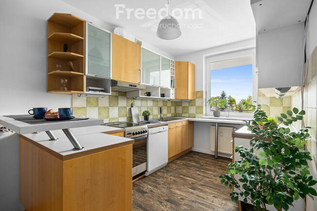 3-pokojowe mieszkanie z balkonem oraz piwnicą 79m²