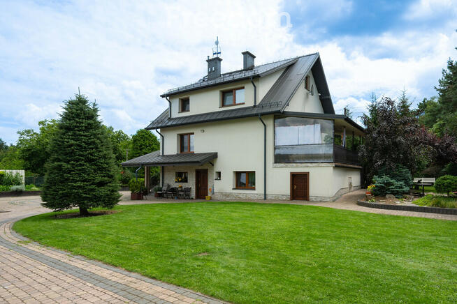 Dom i 3 budynki gospodarcze na działce 2,2 ha