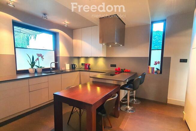 Elegancka i nowoczesna rezydencja w Stoku Lackim