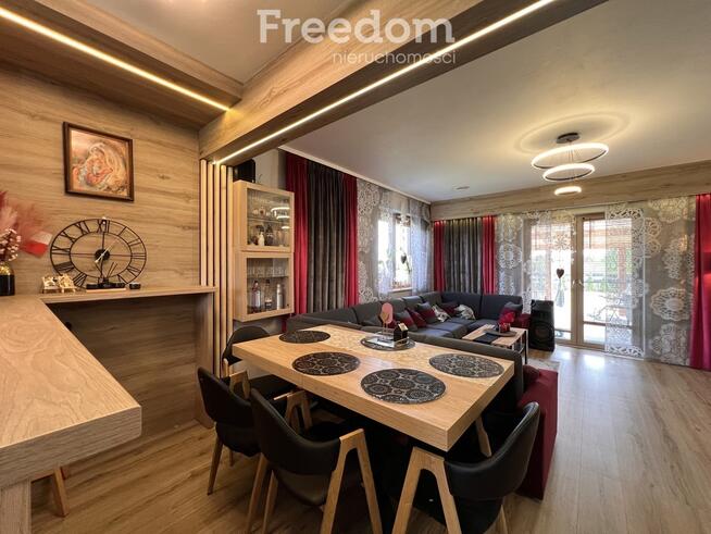 Piękny nowoczesny dom fotwoltaika pompa ciepła