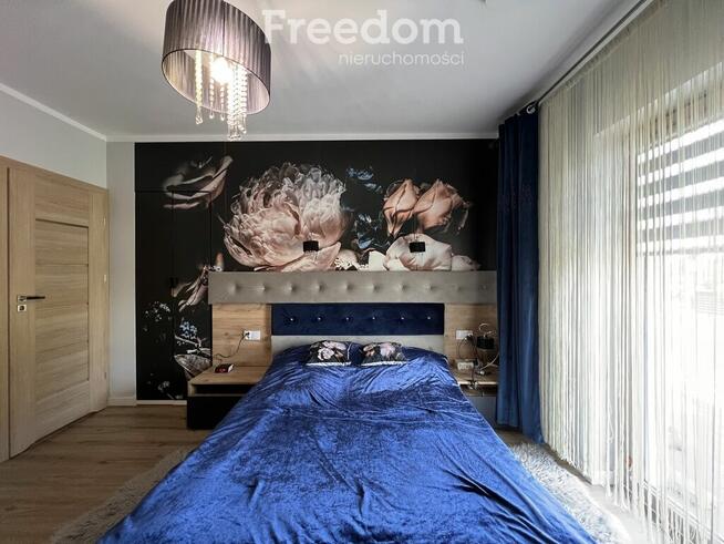 Piękny nowoczesny dom fotwoltaika pompa ciepła