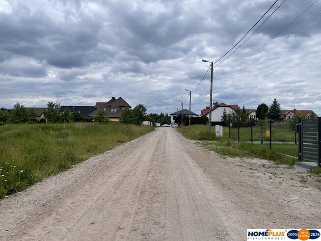 Działka budowlana 930 m² - blisko Warszawy.