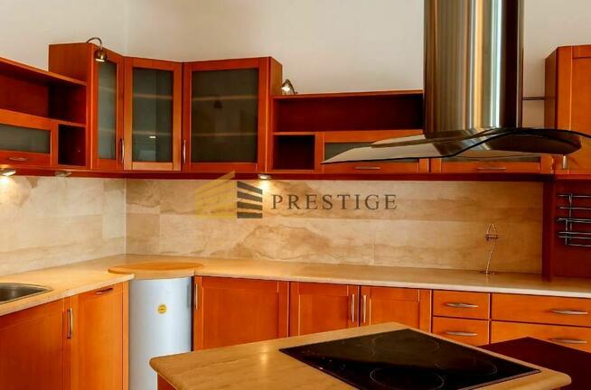 ** Apartament w budynku z basenem i fitness**