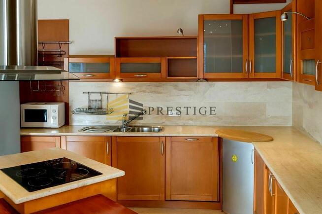 ** Apartament w budynku z basenem i fitness**